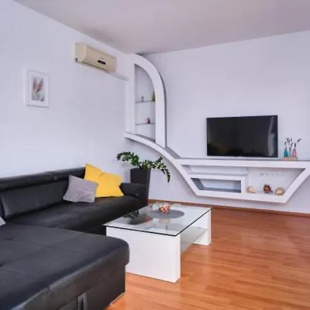 Simun - 15m From Beach Apartment